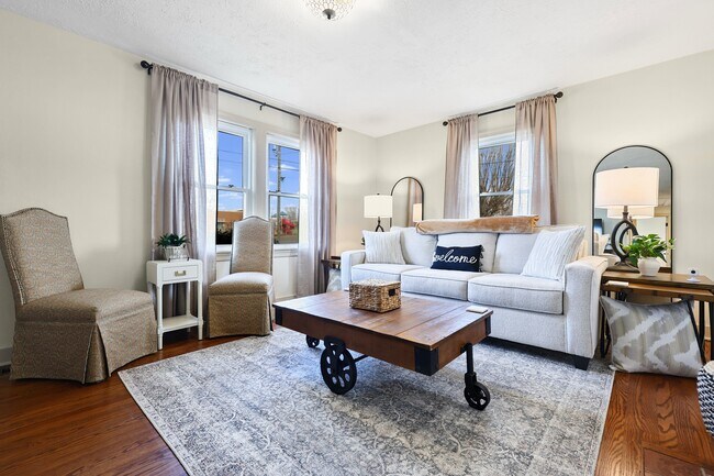 Photo - 1700 Kirby Dr