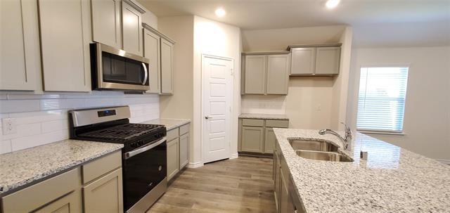 Photo - 808 Marigold St