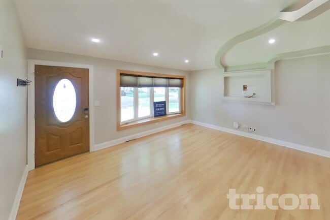 Photo - 1421 Redwood Dr