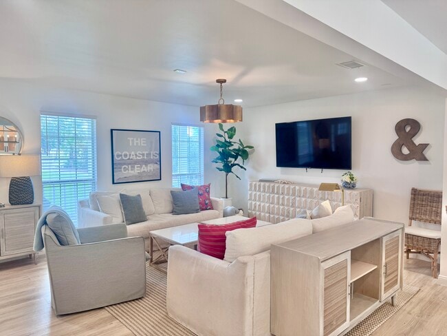 Photo - 493 Golf Club Dr