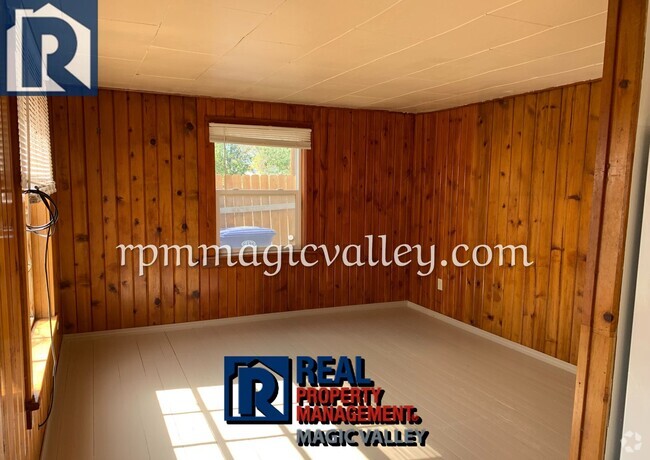 Building Photo - Cute one bedroom cottage Rental