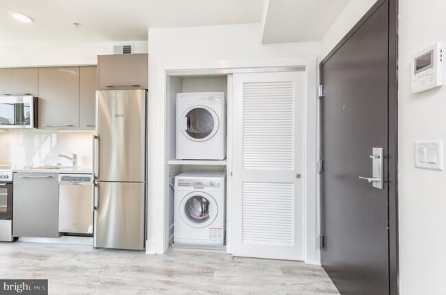 Photo - 816 Potomac Ave SE Unidad 304