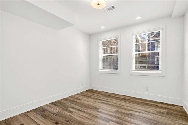 Photo - 1338 Booth Ave NW