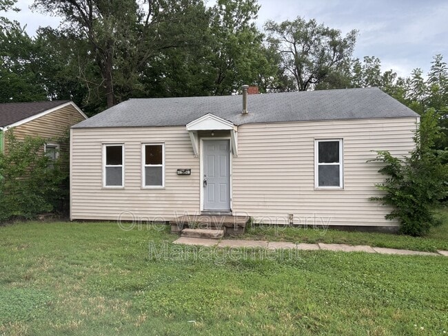 Photo - 1738 N Poplar Ave