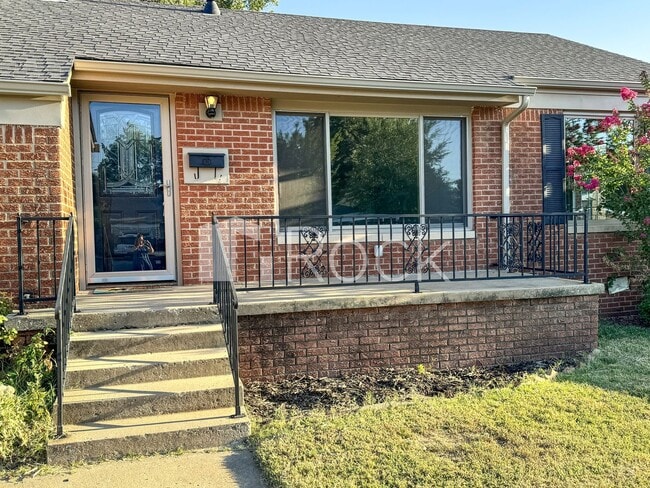 Photo - 2 Bedrooms plus Bonus Room near Mayfair Area in NW OKC
