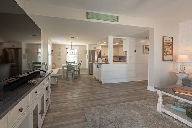 Photo - 1726 65th St