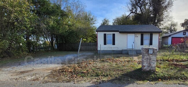 Photo - 2508 SE 12th St