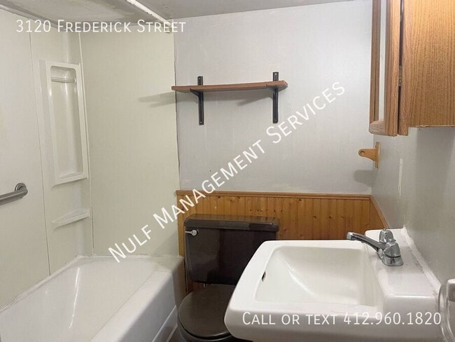 Building Photo - 3120 Frederick St Rental