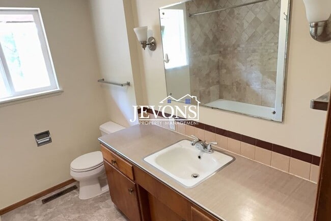 Photo - Available Now! 4-bedroom, 2-bathroom house in SeaTac