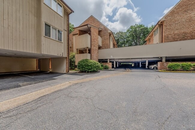 Building Photo - 376 Merrimac Trail Rental