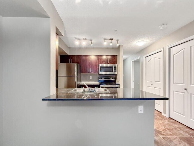 Photo - 2.0 bedroom in Edmonton Alberta T5Y 3N4 Unit 104