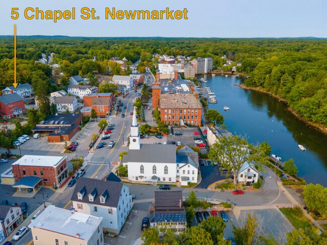 Centrally located in downtown Newmarket - 5 Chapel St