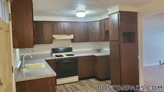 Building Photo - 2 Filbert St Unit 4 Rental