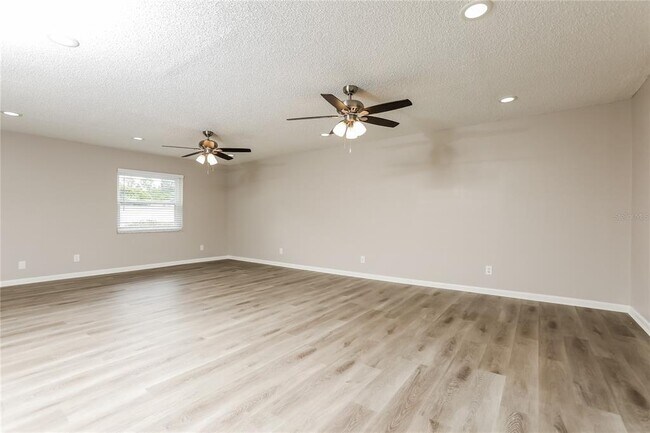 Photo - 690 Wells St House