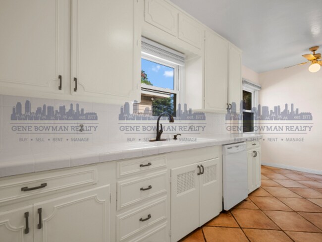 Photo - 6129 Pembroke Dr