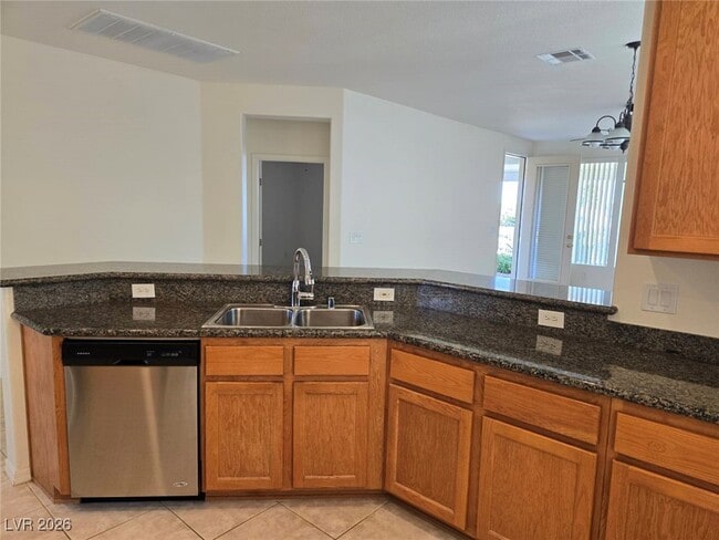 Photo - 5196 Alfingo St