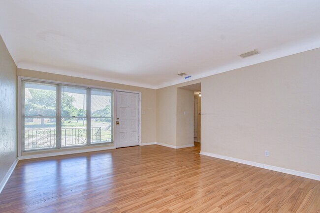 Photo - 5634 9th Ave N