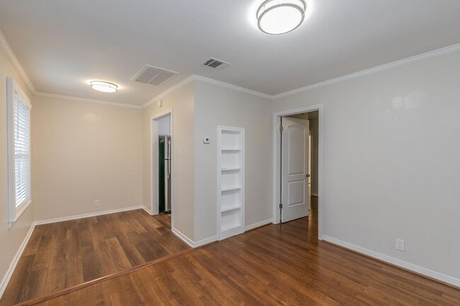 Photo - Recently updated 2-bedroom duplex in the desirable Ridglea area.