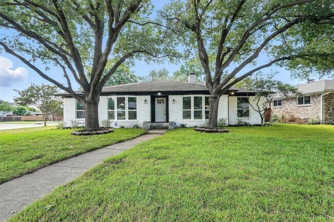 Photo - 4303 Blackheath Rd