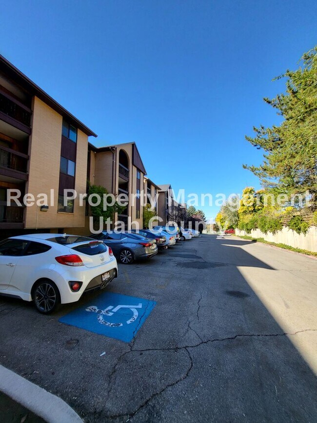 Photo - Top Floor Condo on Canyon Road Unidad #314