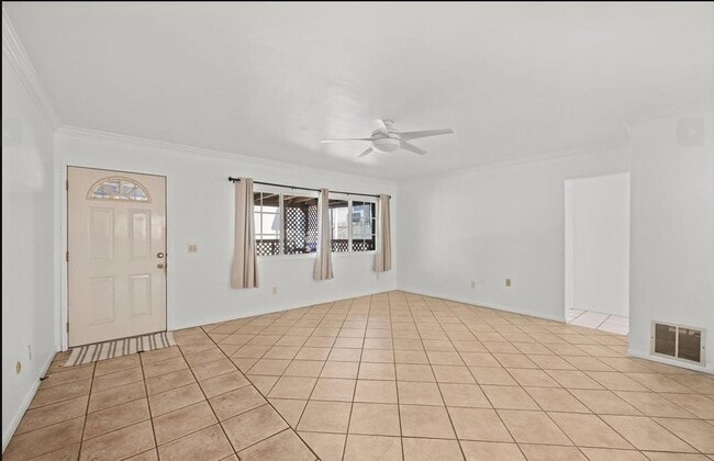 3813 Birch St Unit 3813