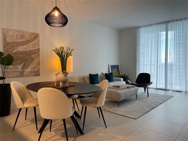 Photo - 1060 Brickell Ave Unit 2413
