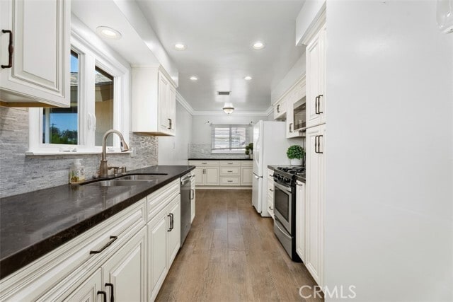 1325 W Ash Ave