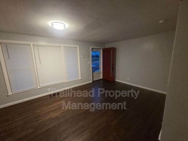 Photo - 618 NE 43rd St