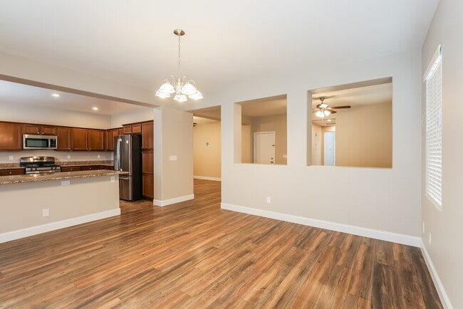 Photo - 8032 Carr Valley St