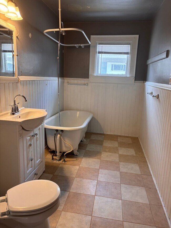 236-236 N Oakland Ave Unit 236 Oakland Ave