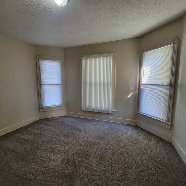 Near West 2BR House w/Central Air! Near IUPUI!