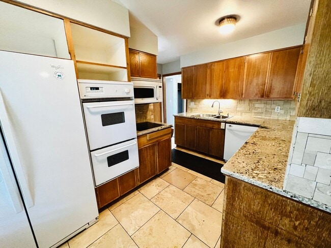 Photo - Mid-Century Modern 2BD 2BA Duplex with Two Bonus Rooms Near Uptown District!!!!