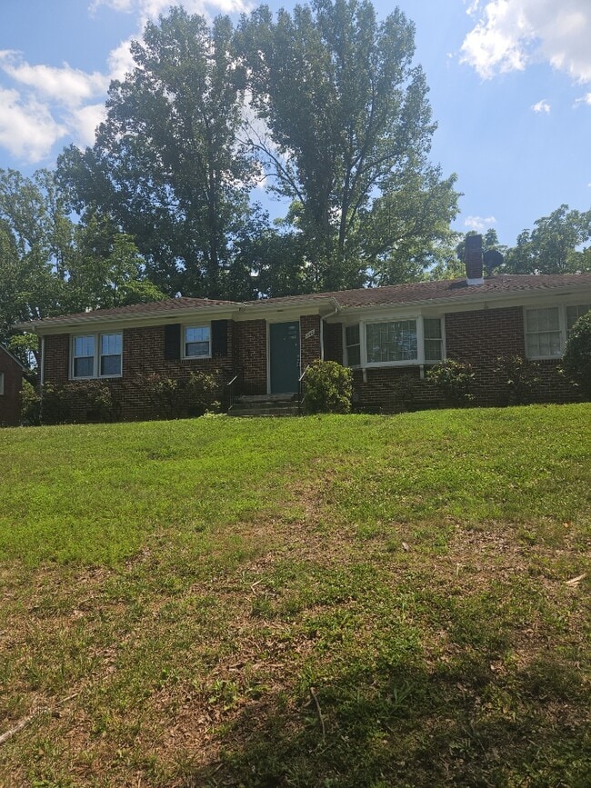 Building Photo - 1140 Persinger Rd SW Rental