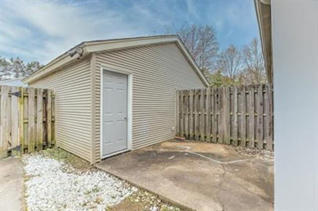 Photo - Spacious 3-Bedroom Home in Memphis - Comfort & Convenience!