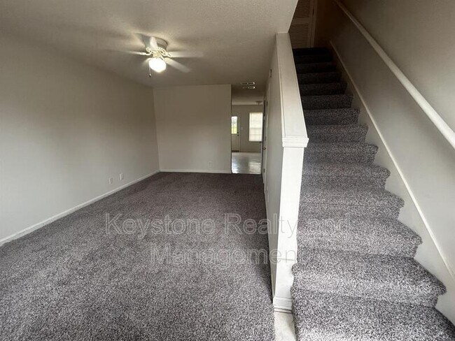 Photo - 3300 Royster Ln