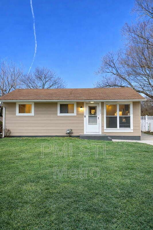 Building Photo - 10613 Spring Garden Dr