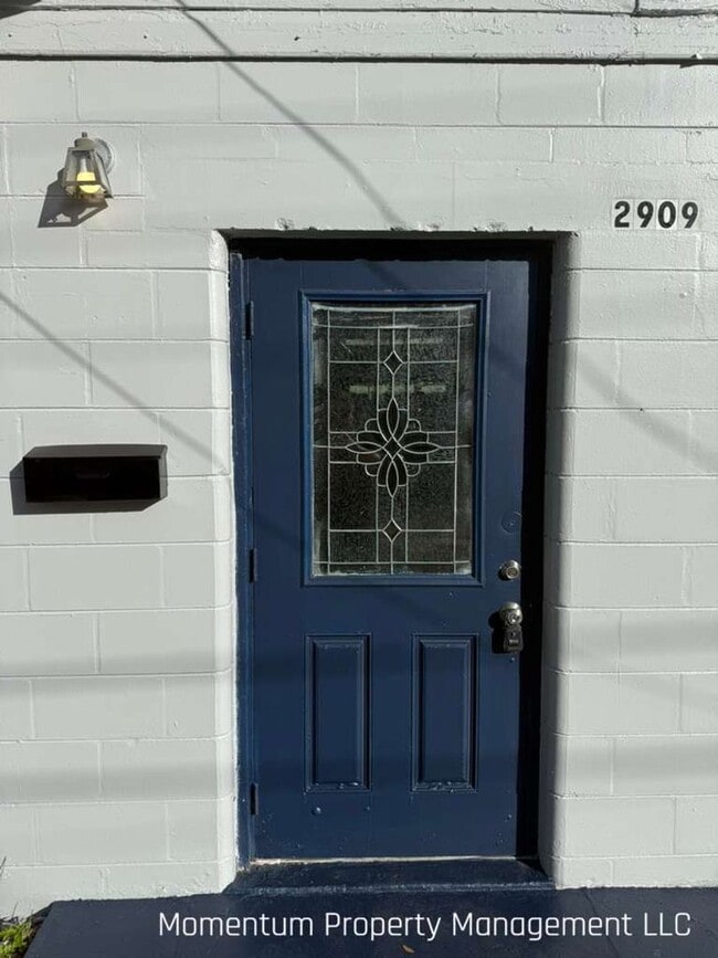 Photo - Cozy 2 bedroom/1 bathroom Single family home in the heart of Ybor! Apply for FREE This Holiday Se...