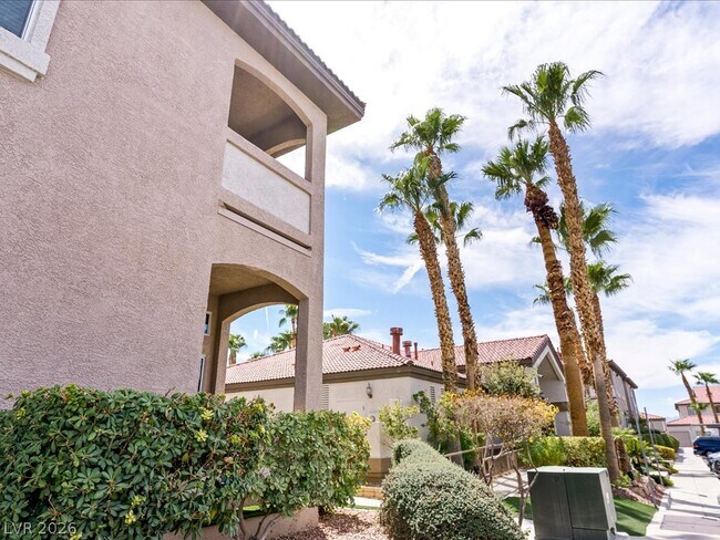 2305 W Horizon Ridge Pkwy Unidad 3923