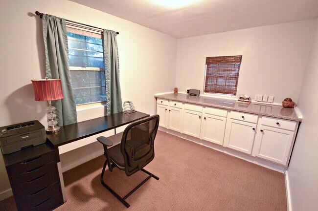 Den / home office with full workspace - 2388 Young St SE