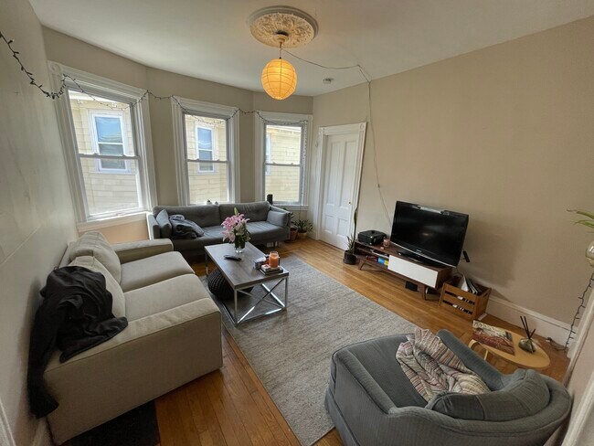 40 Cherry St Unit 3