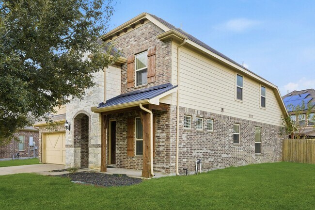 Photo - 4 Bedroom Home with Open Floorplan and Covered Patio