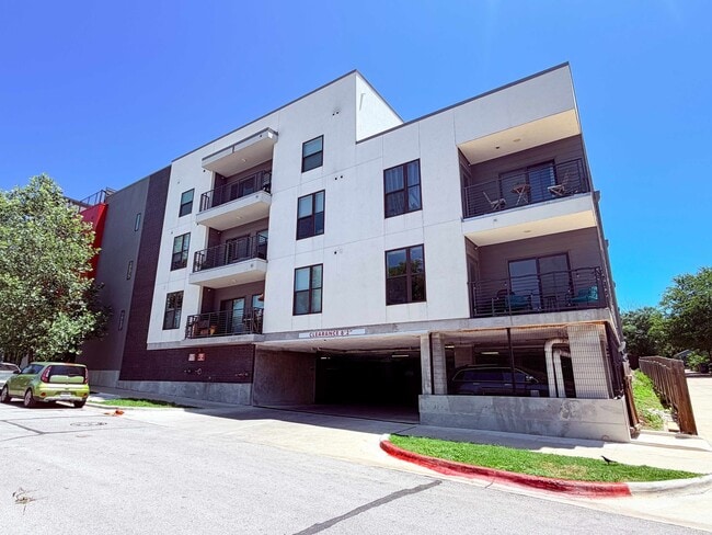 Building Photo - Stylish East Austin Condo with Modern Finishes, Open Living, and Luxury Primary Retreat Unit 308