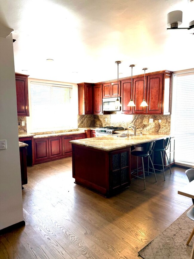 Photo - Townhome for Lease in Desirable Encino!