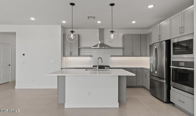 Photo - 8018 W Griswold Rd