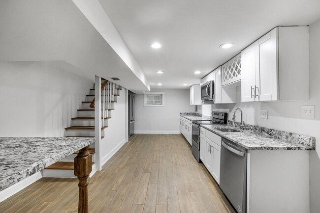 Photo - 3158 Westover Dr SE