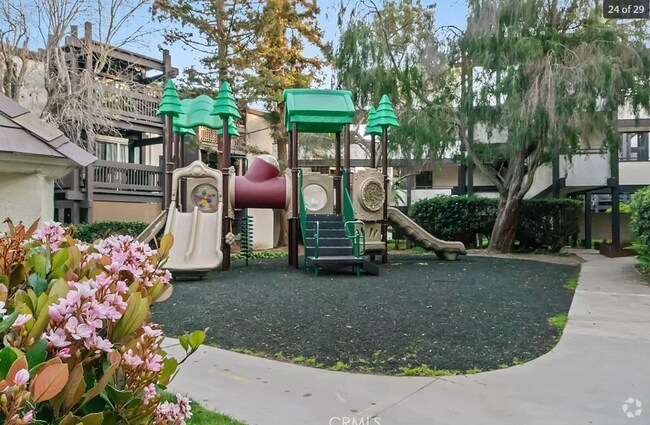 Building Photo - 8650 Gulana Ave Unit C2067 Rental