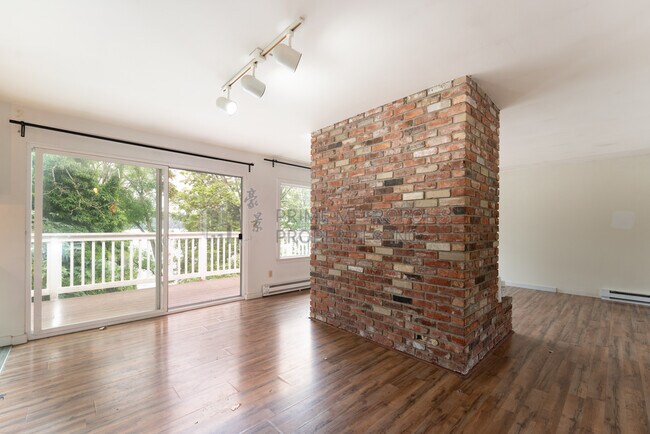 Photo - 10706 Lakeside Ave NE