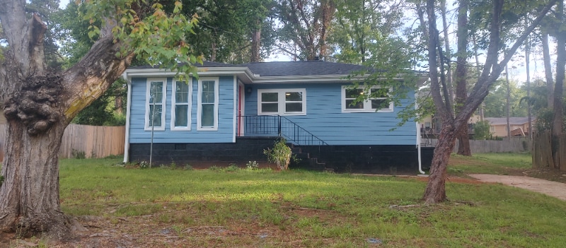 Photo - 1368 Diamond Ave SE