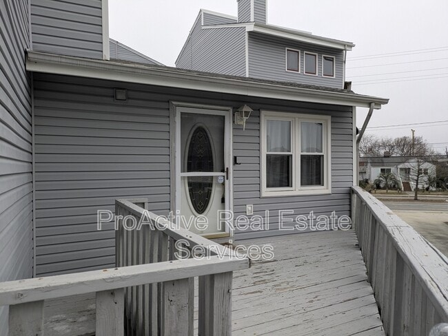 Photo - 1326 W Ocean View Ave