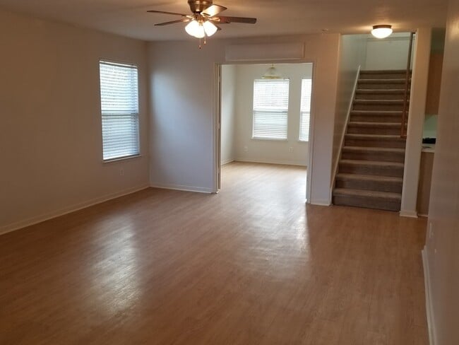 Photo - 839 Autumn Point Ln